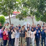 Wujudkan Lingkungan Mandiri Lewat Kerja Bakti, Mahasiswa KKN UPGRIS Kelompok 26 Bangun Taman TOGA di RW 05 Kelurahan Palebon