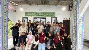 Berdayakan Remaja Melek Teknologi, Mahasiswa KKN UPGRIS Gelar Sosialisasi Digitalisasi AI di RW 08 Kelurahan Gemah