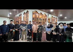 KKN UPGRIS Bersama Karang Taruna Desa Lerep dan KKN UNNES Gelar Ziarah Bersama