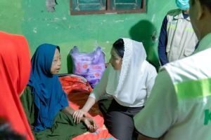 Sambut Tahun Baru 2026, Bupati Brebes Paramitha Widya Kusuma Pilih Sambangi Penyandang Disabilitas