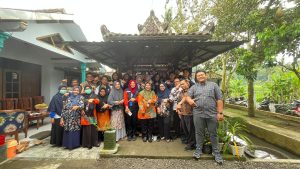 Mahasiswa KKN-T UNDIP Perkuat Daya Saing Produk Olahan Perikanan Salatiga Menuju Pasar Global