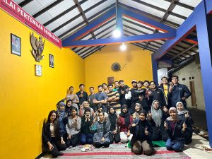 Mahasiswa KKN UPGRIS Kelompok 27 Gelar Sosialisasi Bahaya Pinjol dan Judol untuk Remaja RW 09 Kelurahan Gemah