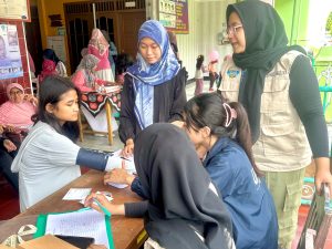 Kolaborasi Mahasiswa KKN UPGRIS dan Karang Taruna Kelurahan Palebon Perkuat Layanan Posyandu Remaja di RW 04