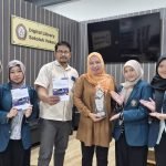 Mahasiswa Magang Ilmu Perpustakaan dan Informasi Hadirkan Buku Panduan Mandiri Bagi Pemustaka Digital Library Sekolah Vokasi Undip