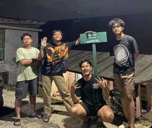 Mahasiswa KKN UPGRIS Percantik Identitas Lingkungan Lewat Pembuatan Plang RT dan RW 01