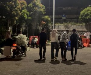 Sahur on The Road, Aksi Kepedulian Mahasiswa KKN UPGRIS Kelompok 9 Desa Leyangan