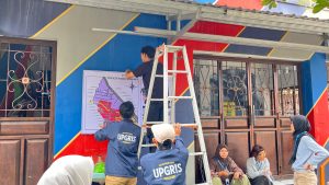 Tingkatkan Kewaspadaan Warga, Tim Mahasiswa KKN UPGRIS Susun Peta Jalur Evakuasi Bencana Banjir di RW 09 Kelurahan Palebon