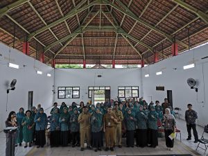 KKN Kelompok 28 UPGRIS Kalicari Gelar Pelatihan Basic Life Support di Balai Kelurahan, Ibu PKK Antusias Praktik Langsung