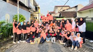 Mahasiswa KKN UPGRIS Hidupkan Semangat Sehat Lansia RW 04 Kelurahan Palebon Melalui Senam Kebugaran