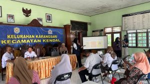 Bangun UMKM Lebih Aman dan Produktif, KKN-T Tim 5 Undip Sosialisasikan Keselamatan Kerja Dasar di Karangsari