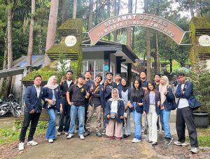 Mahasiswa KKN UPGRIS Gencarkan Publikasi Wisata Curug Semirang untuk Tingkatkan Daya Tarik Wisatawan