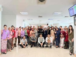 Peringati Hari Kartini, Pekerja Pria dan Wanita BRI Branch Office Segitiga Senen Kompak Kenakan Pakaian Nasional