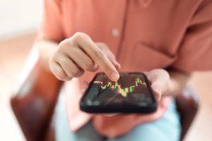 Tren Social Trading yang Semakin Populer di Kalangan Trader Pemula
