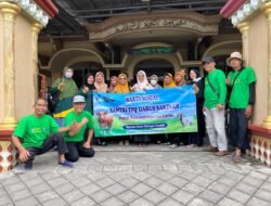 Santri TPQ Darus Sakinah Kendal Gelar Bakti Sosial Peduli Lingkungan melalui Penyemprotan Eco Enzyme