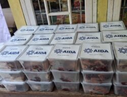 AIDA Kemlu Azerbaijan dan OIC Youth Indonesia Salurkan 500 Paket Daging Kurban bagi Masyarakat di Bogor dan Sukabumi