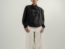 STYLE GUIDE: The Black Edit – Mendefinisikan Ulang Seragam Minimalis Modern