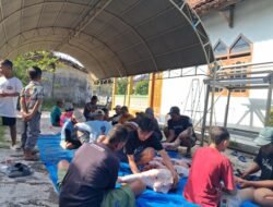 Mahasiswa KKN UIN Walisongo Turut Berpastisipasi pada Penyembelihan dan Pembagian Kurban di Desa Jleper