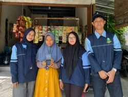 Gerakan UMKM Go Cashless: Mahasiswa KKN UIN Walisongo Terapkan Pembuatan QRIS dan Pemetaan Google Maps di Desa Jetak