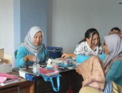 Anak-Anak Desa Mlaten Terima Imunisasi Rutin, Mahasiswa KKN UIN Walisongo Turut Hadir Ciptakan Suasana Ceria