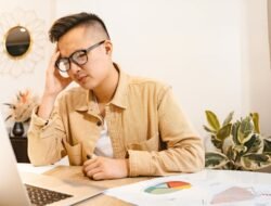 Dolar Menguat, Perlukah Memikirkan Ulang Rencana Traveling ke Luar Negeri?