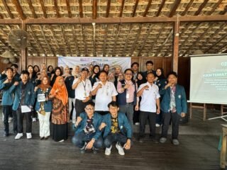 Tim II KKN Tematik IDBU 30 Undip Terjun ke Desa Sriwulan, Hadirkan Solusi Pengelolaan Sampah Berbasis Masyarakat di Kawasan Pesisir Demak