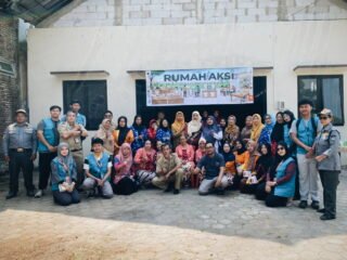 Dukung Lomba K3, Mahasiswa KKN UPGRIS Bantu Penghijauan Kelurahan Kranggan