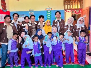 Mahasiswa KKN Undip Tentukan Waktu Efektif Reading Time bagi Anak TK di Pojok Baca Sobokerto