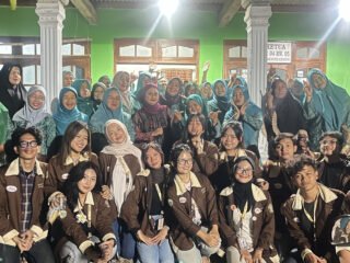 Mahasiswa KKN Undip Edukasi Ibu-Ibu PKK Desa Sobokerto tentang Pentingnya Keamanan Digital