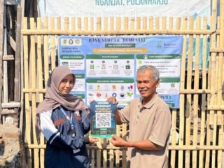 EcoChat, Mahasiswa KKN UNDIP Hadirkan Chatbot Informasi Bank Sampah Bumi Sari Desa Nganjat