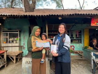 KKN Tim II Undip Lakukan Optimalisasi Pemasaran UMKM melalui Pembuatan Katalog Menu Digital