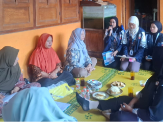 Mahasiswa KKN-T IDBU 15 Undip Dorong Tertib Administrasi Keuangan PKK Dukuh Kerten melalui Pendampingan Pencatatan Arus Keuangan