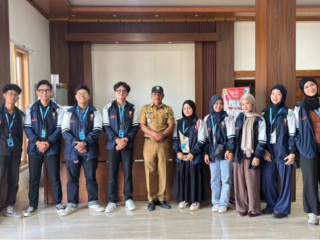 Mahasiswa KKN Undip Bantu Perkuat Administrasi Perpajakan Desa Sendang melalui Sistem Digital