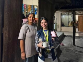 Dari Gerobak ke Genggaman, Tim KKN-T 74 Kenalkan Pemasaran Digital bagi UMKM Desa Purwosari