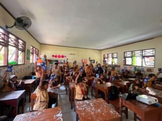 Mahasiswa KKN Undip Edukasi Orang Tua Siswa SDN 2 Patihan tentang Pengelolaan Keuangan Pendidikan