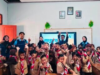 Gelar Sosialisasi CTPS, KKN UIN Walisongo Posko 112 Ajak Siswa SDN Mranak 2 Praktik Langsung dan Eksperimen