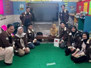Mahasiswa KKN Undip Bantu Digitalisasi Administrasi Pojok Baca TK Islam Bakti I Sobokerto