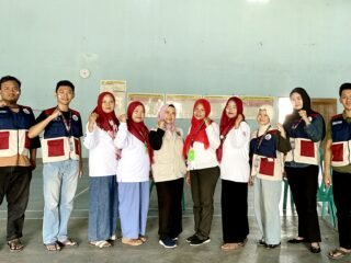 Mahasiswa KKN UPGRIS Bantu Pelayanan Posyandu Bayi, Balita, dan Lansia di Desa Ngemplak