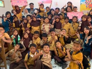 Mahasiswa KKN UNDIP Kelompok 3 Tim IDBU 14 Kenalkan Kekayaan Desa melalui Edukasi UMKM
