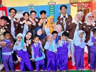 Mahasiswa KKN Undip Tentukan Waktu Efektif Reading Time bagi Anak TK di Pojok Baca Sobokerto