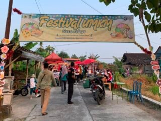 Mahasiswa KKN UNDIP Bersama Karang Taruna dan Pemdes Teloyo Gelar Bazar UMKM di Ajang CFD untuk Dongkrak Produk Lokal