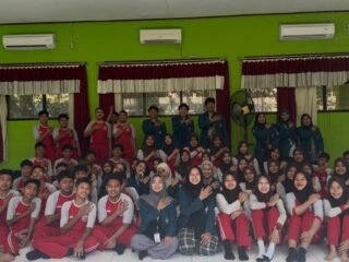 Mahasiswa KKN Tim 141 Undip Edukasi Siswa SMP Negeri 3 Mranggen Olah Limbah Ternak Jadi Pupuk Organik