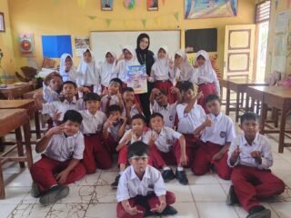 Mahasiswa KKN Ilmu Pemerintahan Ajak Siswa SDN Karangrejo Belajar Antikorupsi dari Hal Sederhana