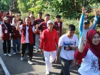 Mahasiswa KKN UIN Walisongo-Warga Lemahireng Hidupkan Semarak Kemerdekaan Lewat Jalan Sehat dan Lomba