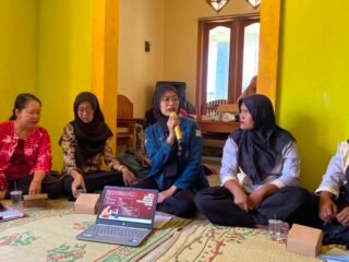 Cegah Penyakit Sejak Dini, Kader Posyandu Jatilawang Dibekali Modul Kesehatan Balita