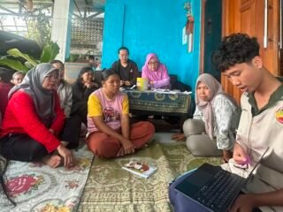 Mahasiswa KKN Undip Edukasi BPJS Kesehatan kepada Ibu-Ibu PKK Desa Kenteng