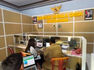 Mahasiswa KKN Undip Edukasi Bendahara Desa Kuasai Coretax untuk PPh 21 dan PPh 22 di Desa Srinahan
