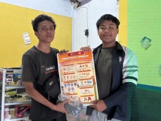 Tingkatkan Keselamatan Kerja, Mahasiswa KKN Undip Gelar Edukasi K3 dan Salurkan Bantuan APD di Bengkel Desa Pondok