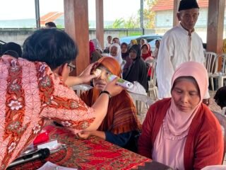 Mahasiswa KKN UIN Walisongo Semarang Posko 123 Gelar Cek Kesehatan Gratis Bersama Puskesmas Dempet di Desa Kuwu