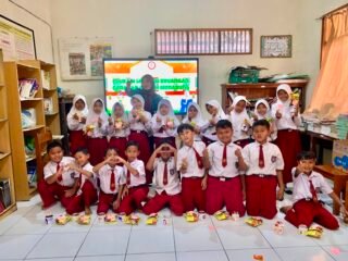 Mahasiswa KKN Undip Kenalkan Literasi Keuangan kepada Siswa SDN Purwodadi melalui Gerakan Gemar Menabung