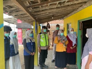 KKN MIT Posko 68 Bersama Puskesmas Karangtengah dan Bhabinkamtibmas Laksanakan Tracing serta Edukasi TBC Paru di Desa Wonowoso
